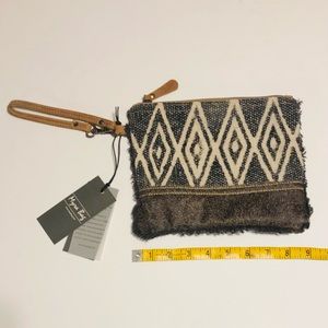 Trendy Vintage Wrist clutch